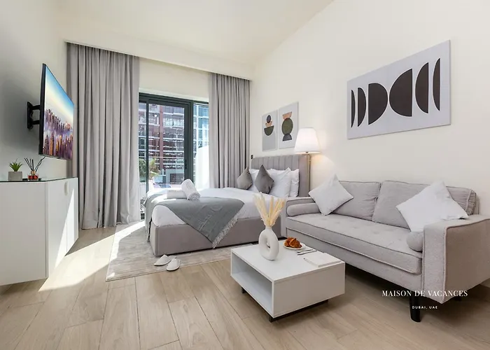 10Mins From Dubai Mall Studio With A Large Balcony