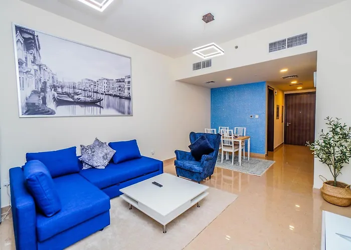 1 Bedroom Apt, Miracle Garden With Rooftop Pool, King Bed, Gym,100Mbps