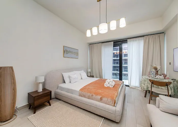 Charming Аpartments At Azizi Riviera