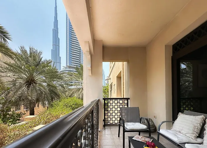 Burj Khalifa View, Designer 2 BDR Apartment
