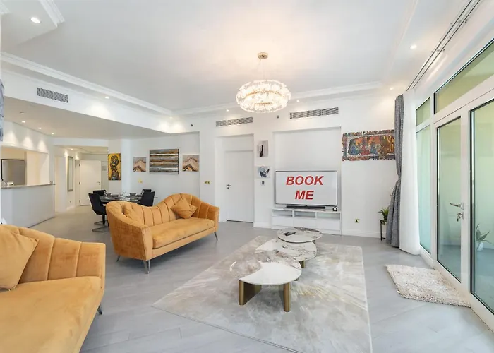 Prestigious 3-Bedroom With Beach Access On Palm Jumeirah!