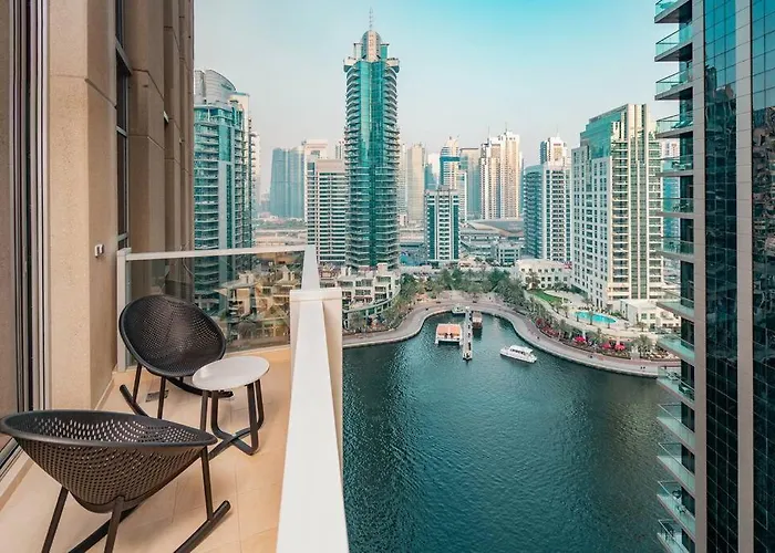 Prime Retreats - Steps To Grosvenor Hotel Marina