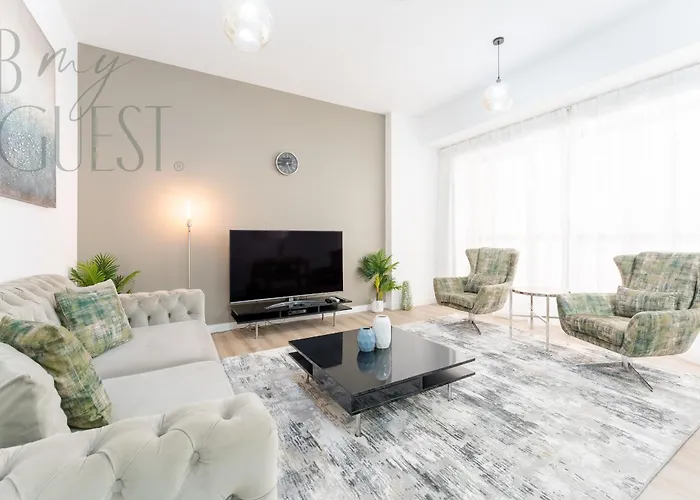 Beach And City Lifestyle In 2 Bed Holiday Home Jbr