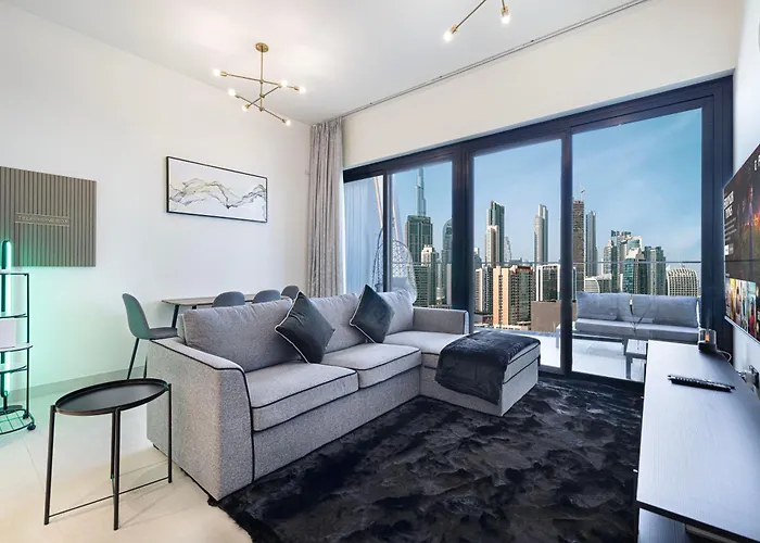 Luxury 2Br Burj View & Jacuzzi