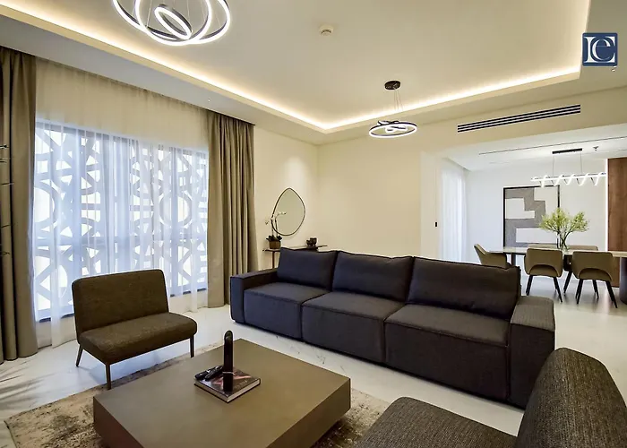 Luxury Escapes - Spacious 3Br Plus Maids Apt Lake View