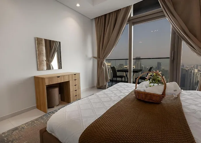 Spectacular Views On High Floor With Infinity Pool