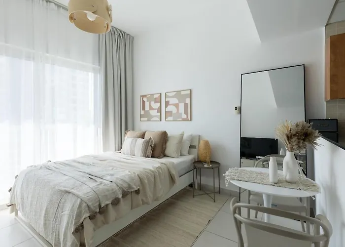 Cozy Studio In Marina View Tower With Balcony