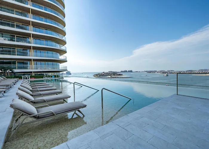Homes & Beyond I Contemporary 2Br With Sea View