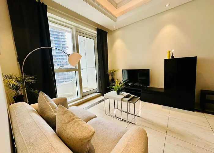 1Br + Maid Room Apartment In Downtown Dubai