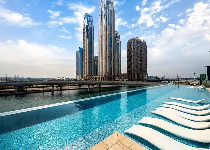 Sunset Serenity - Urban Oasis Business Bay
