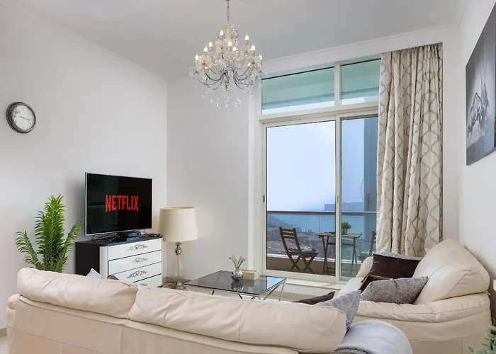Vayk - Spacious 1Br Apartment