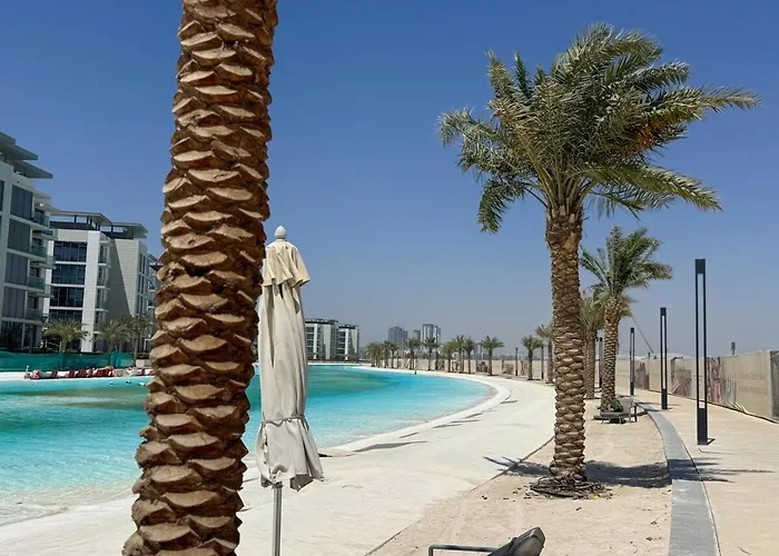 Stunning Central 2Br Lagoon View & Private Beach