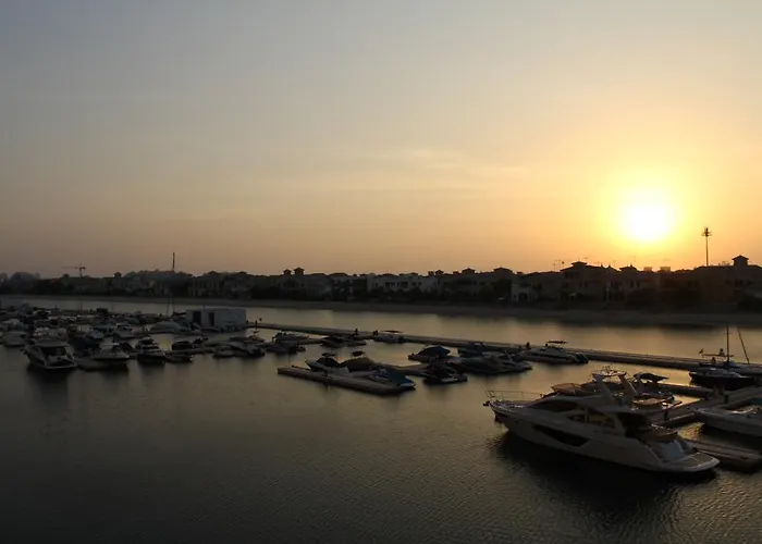 Yanjoon Holiday Homes - Palm Jumeirah Marina Residence