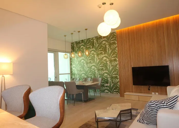 Luxurious 3B Apt Panoramic The Palm View - Samaya Homes
