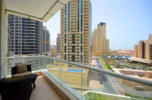 Keyone - 1br In Botanica Tower Apartemen