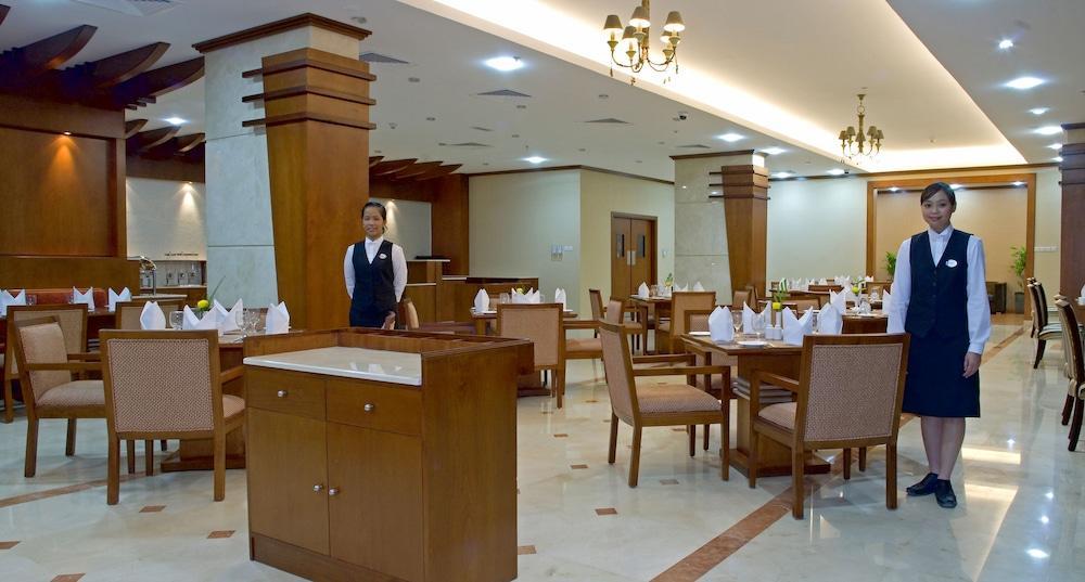 Aparthotel Chelsea Gardens 4*