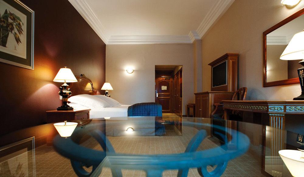 Le Meridien Fairway 4* Dubái