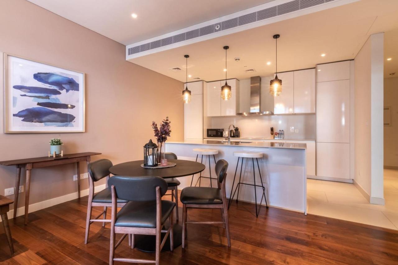 Guestready - Blinding Lights Dubai