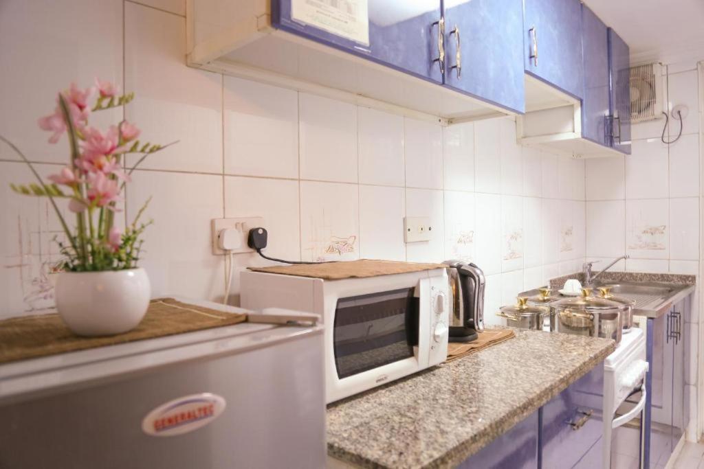 Al Muraqabath Apartamento *