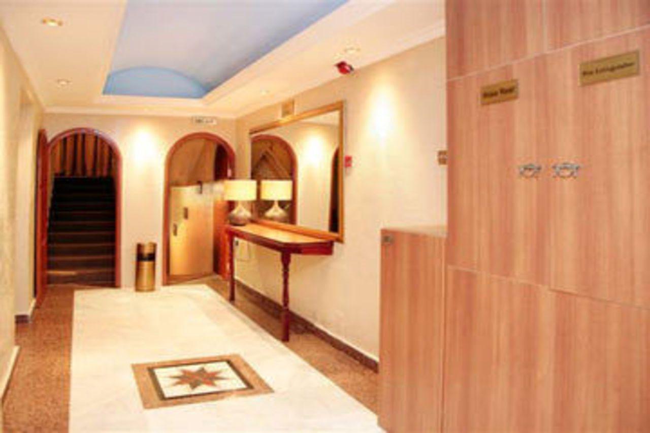 Intercity Hotel 2*