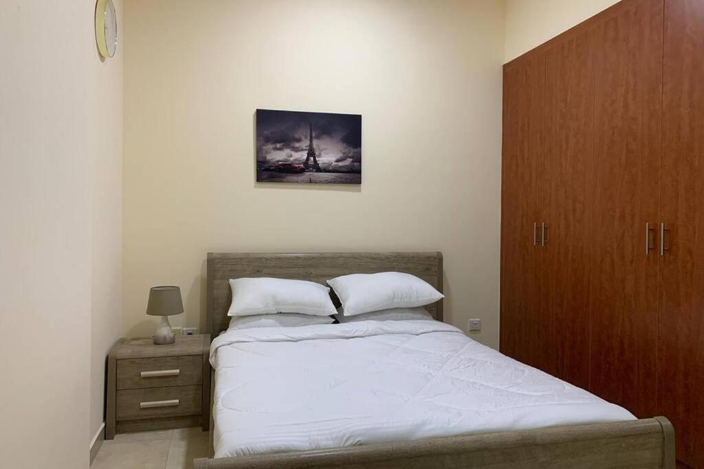 Apartment Cozy 2bhk Near To Dmcc Metro Station -505 Dubai