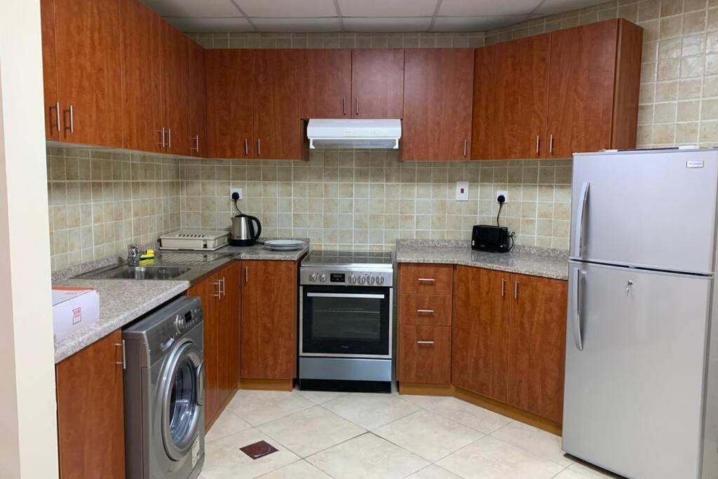 Apartment Cozy 2bhk Near To Dmcc Metro Station -505 Dubai