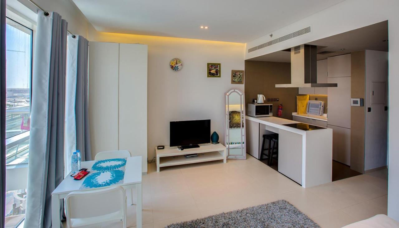Lägenhet Stylish In West Avenue Marina Dubai