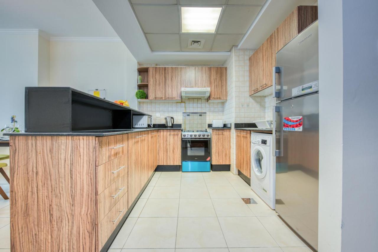 Apartment Rh- Burj Al Nujoom, Downtown, 1br Near Mall *