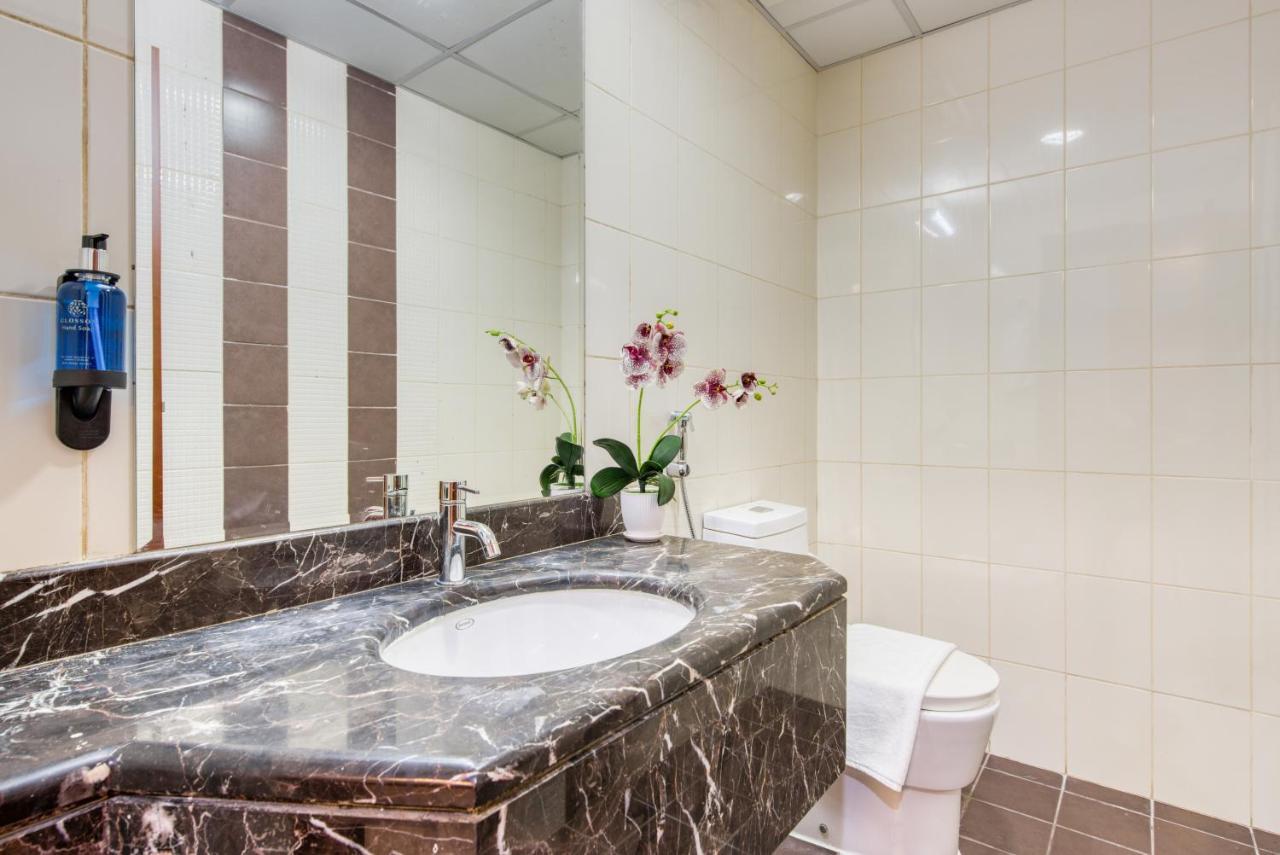 Apartment Rh- Burj Al Nujoom, Downtown, 1br Near Mall Dubai