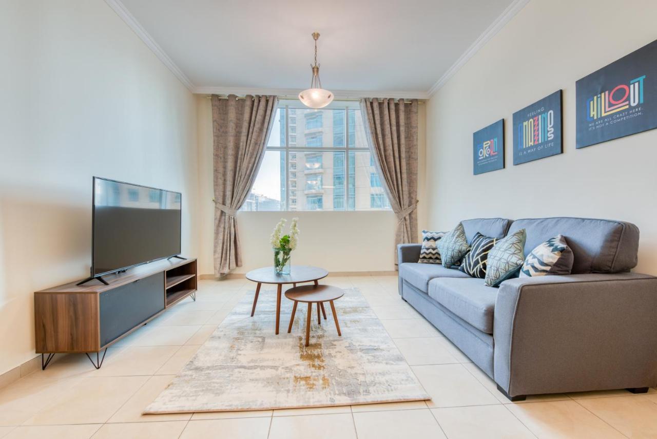 Apartment Rh- Burj Al Nujoom, Downtown, 1br Near Mall *