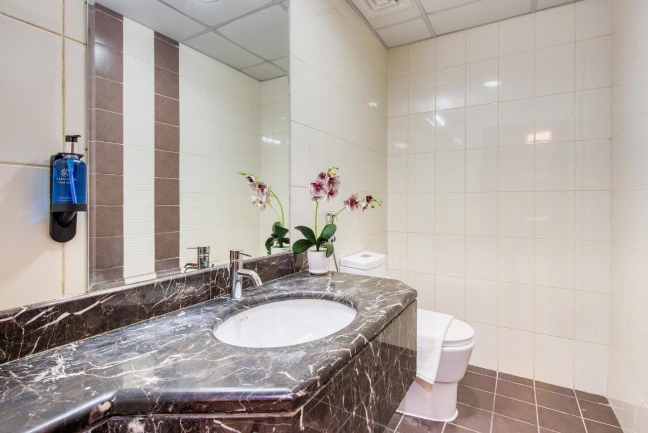 Rh- Burj Al Nujoom, Downtown, 1br Near Mall Apartment Dubai