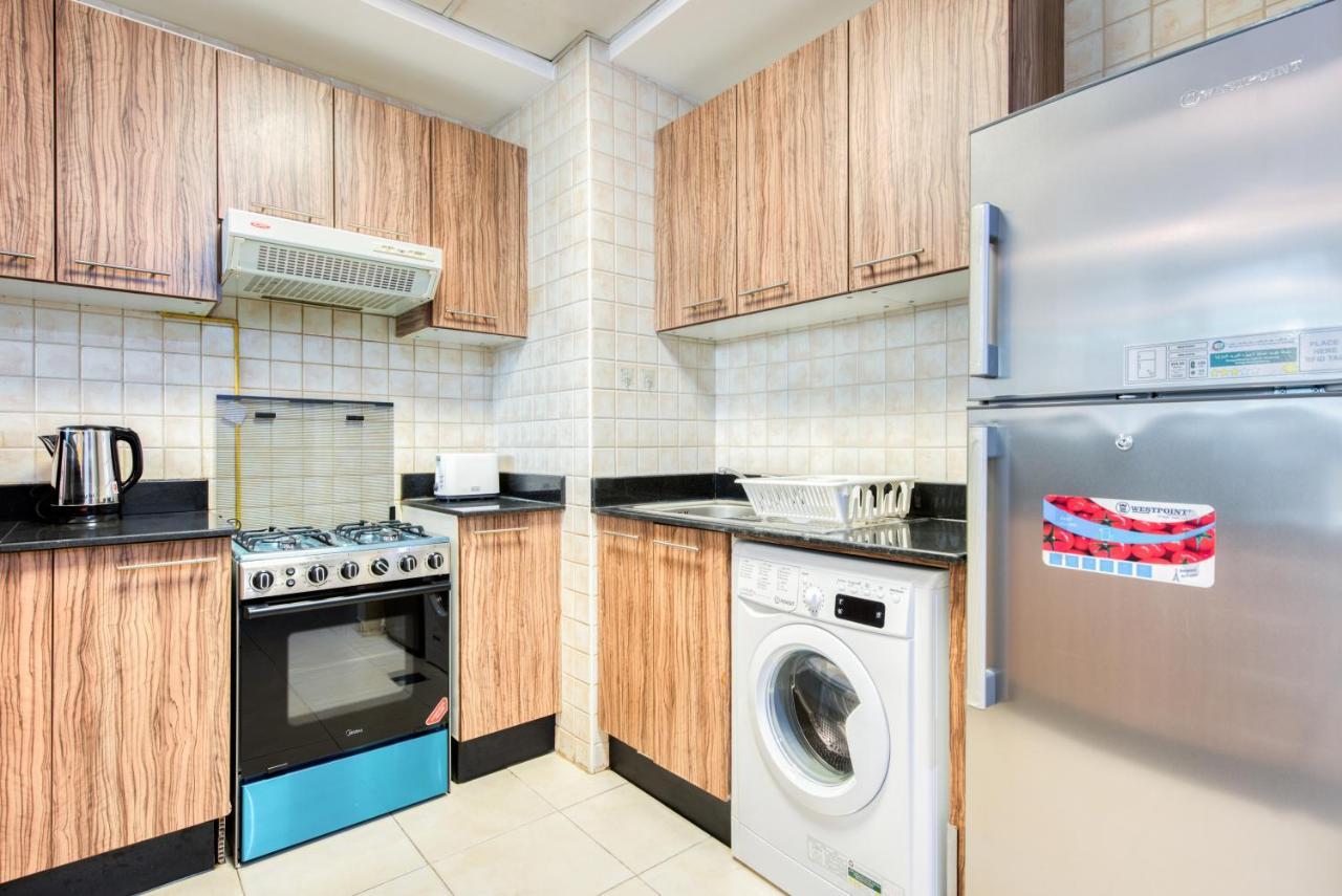 Apartment Rh- Burj Al Nujoom, Downtown, 1br Near Mall *