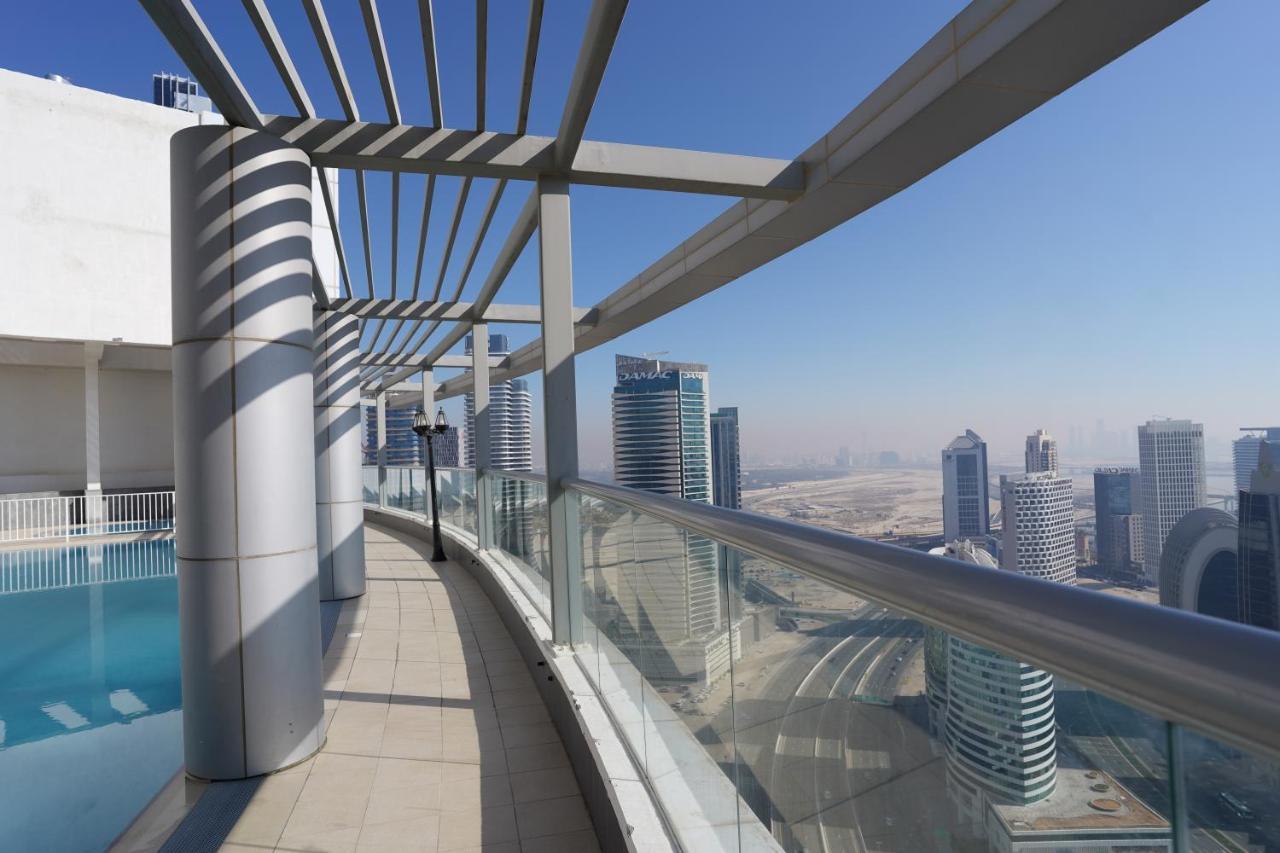 Apartment Rh- Burj Al Nujoom, Downtown, 1br Near Mall