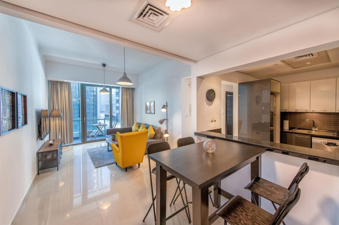 Lägenhet Neat 2br At Silverine Tower Marina By Deluxe Holiday Homes Dubai