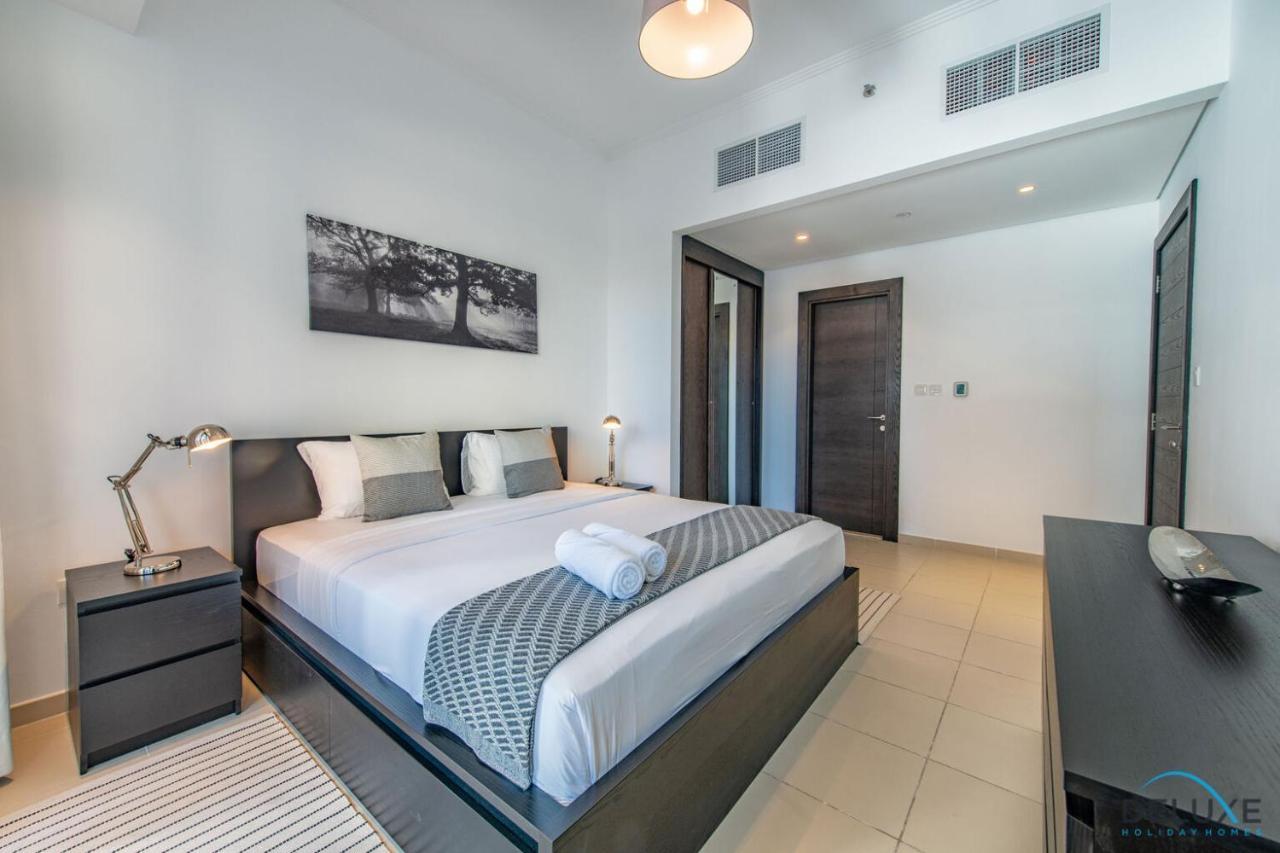 Neat 2br At Silverine Tower Marina By Deluxe Holiday Homes Lägenhet Dubai