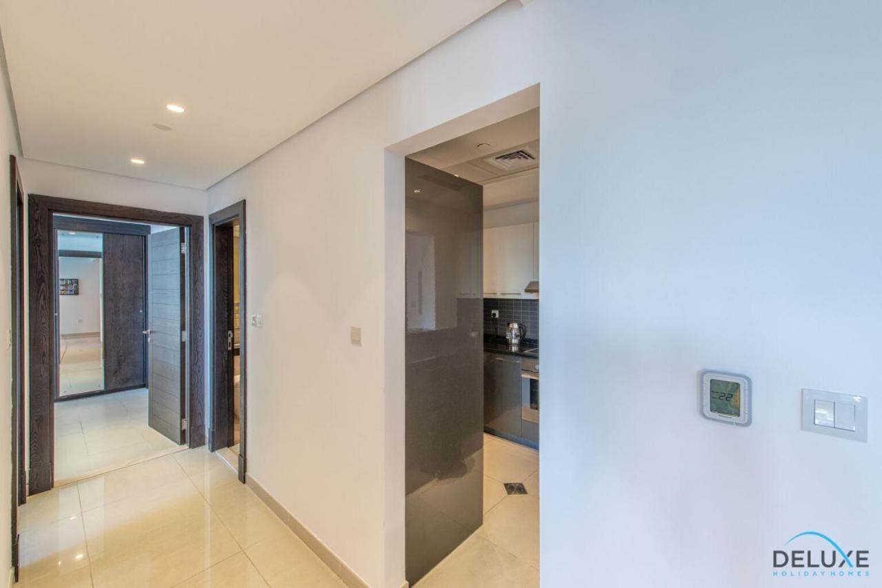Neat 2br At Silverine Tower Marina By Deluxe Holiday Homes *