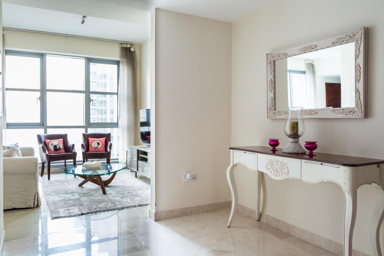 Higuests - Luxury Apt With Balcony, Steps From Burj Khalifa Lägenhet *