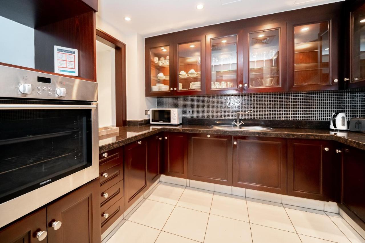 Higuests - Spacious Apt With Private Balcony In Old Town Apartamento