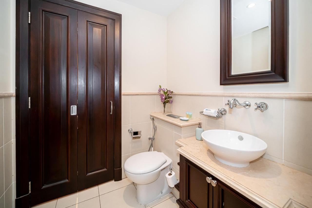 Higuests - Spacious Apt With Private Balcony In Old Town Apartamento *