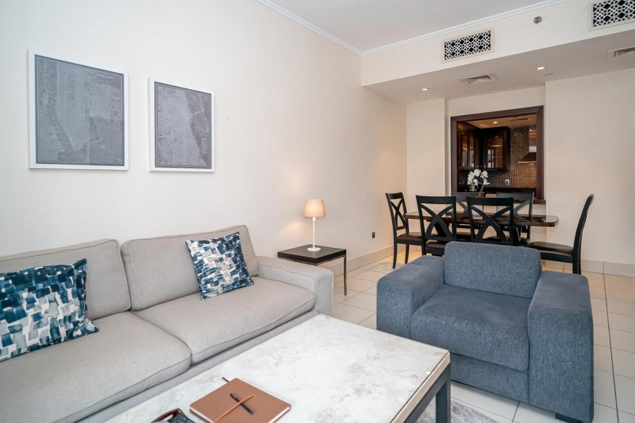 Apartamento Higuests - Spacious Apt With Private Balcony In Old Town