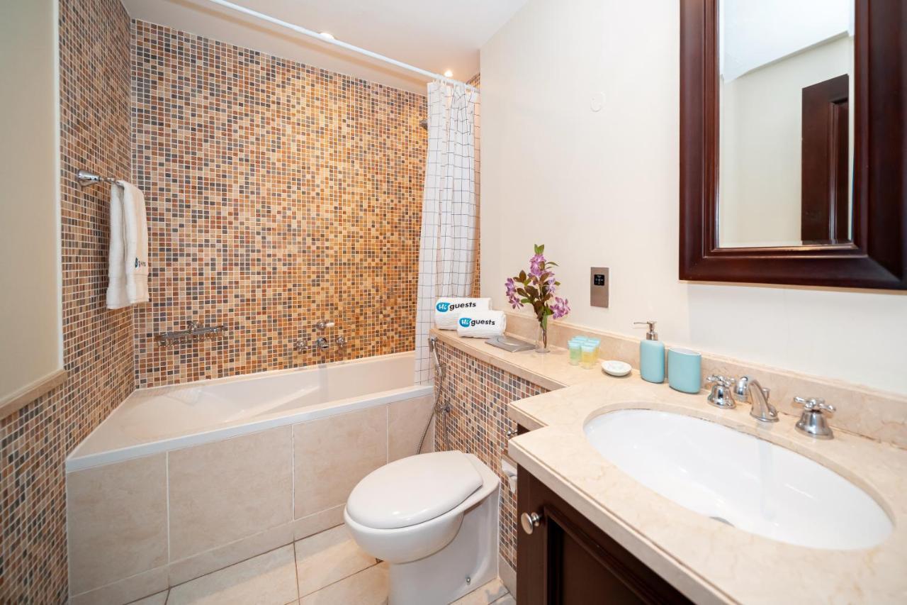 Higuests - Spacious Apt With Private Balcony In Old Town