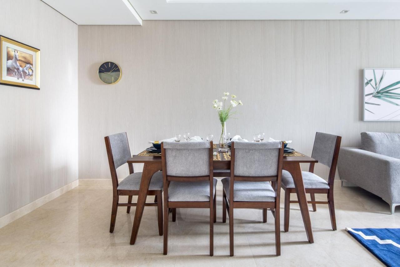 Frank Porter - Mon Reve Apartment