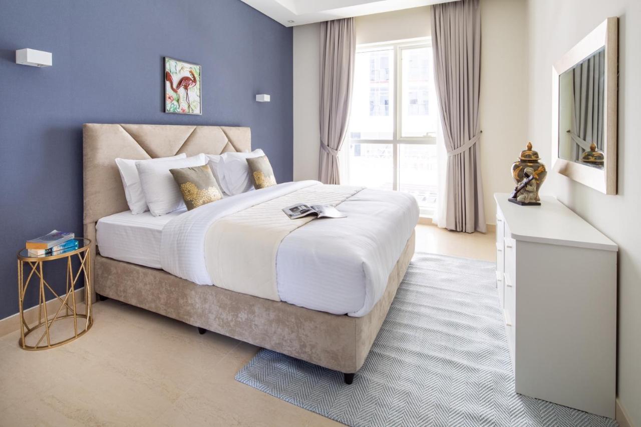 Frank Porter - Mon Reve Dubai