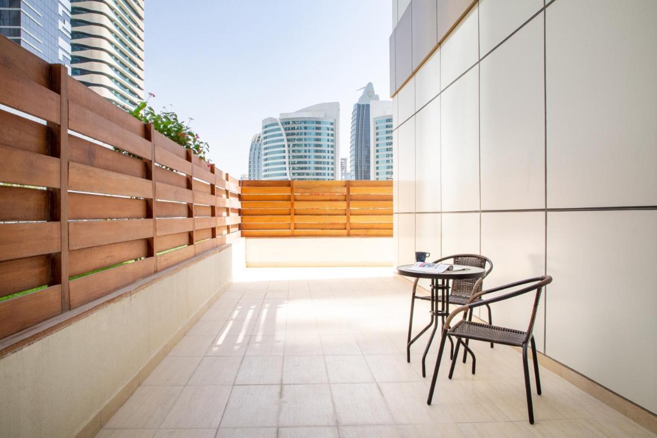 Frank Porter - Mon Reve Apartemen