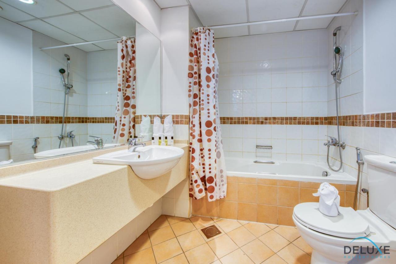 Expansive 2br In La Riviera By Deluxe Homes *