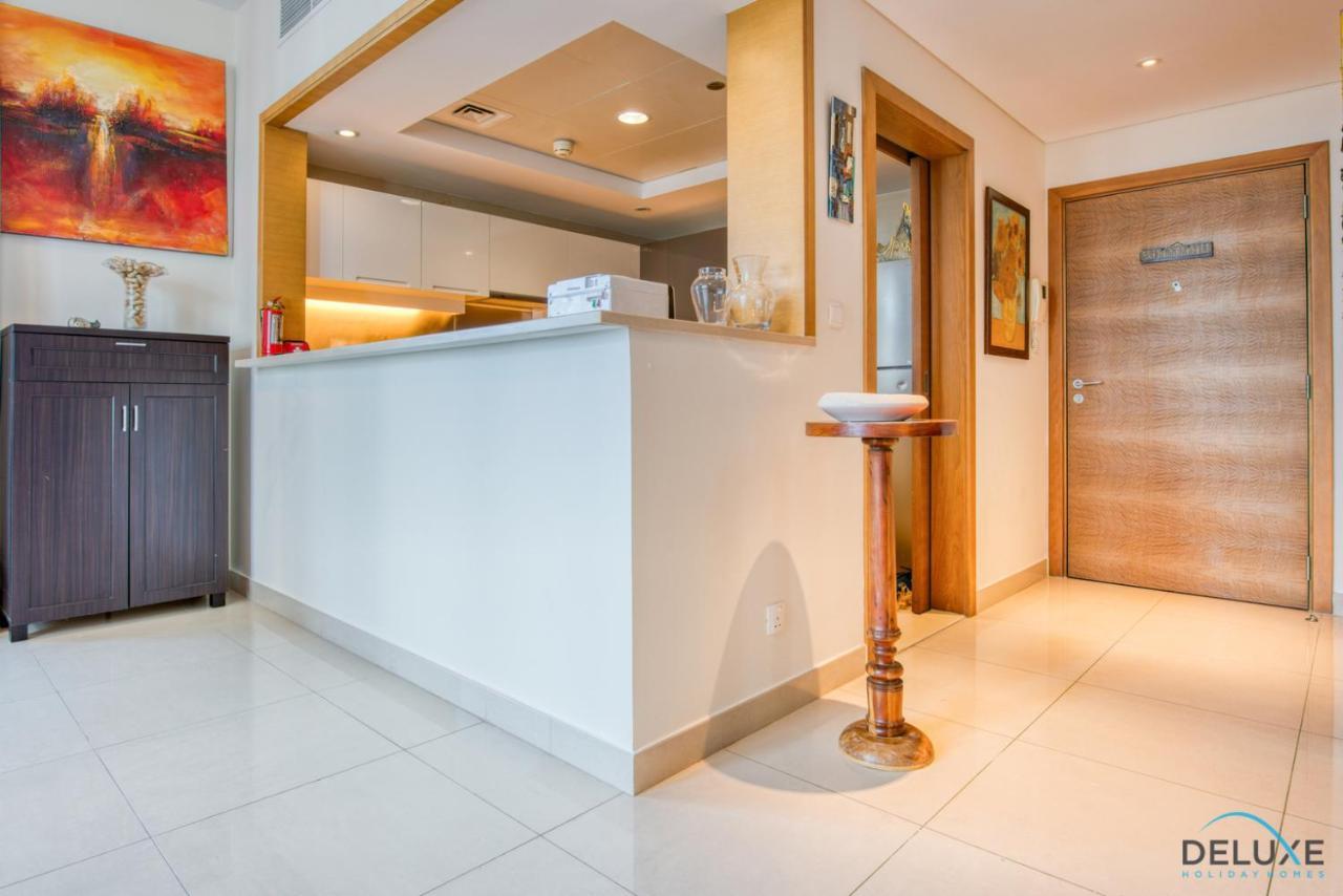 Close To Burj Khalifa & Mall With Relaxing Balcony, Claren Tower 1, Downtown By Deluxe Homes *