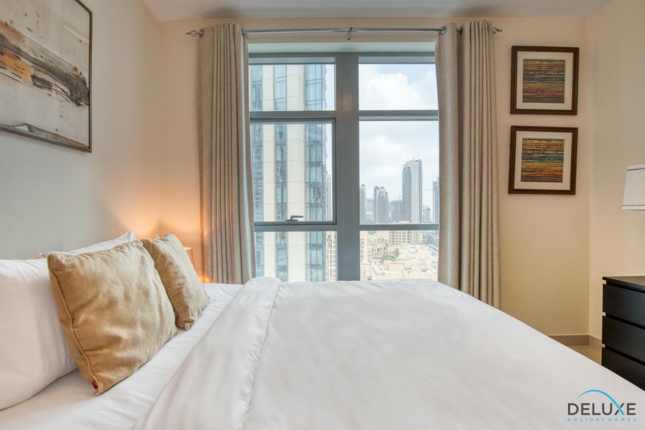 Close To Burj Khalifa & Mall With Relaxing Balcony, Claren Tower 1, Downtown By Deluxe Homes Apartment *