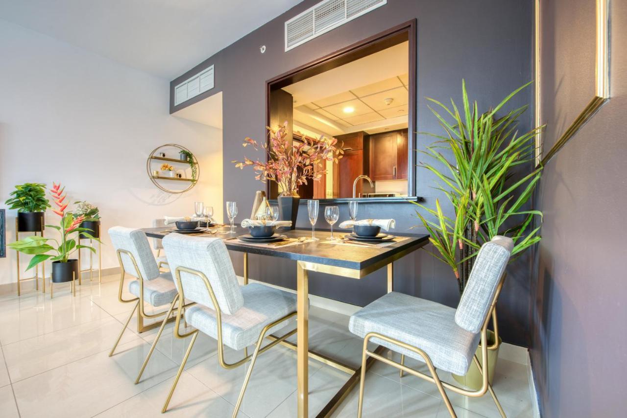 Maison Privee - Radiant Urban Retreat With Iconic Burj Khalifa Vws * Dubái