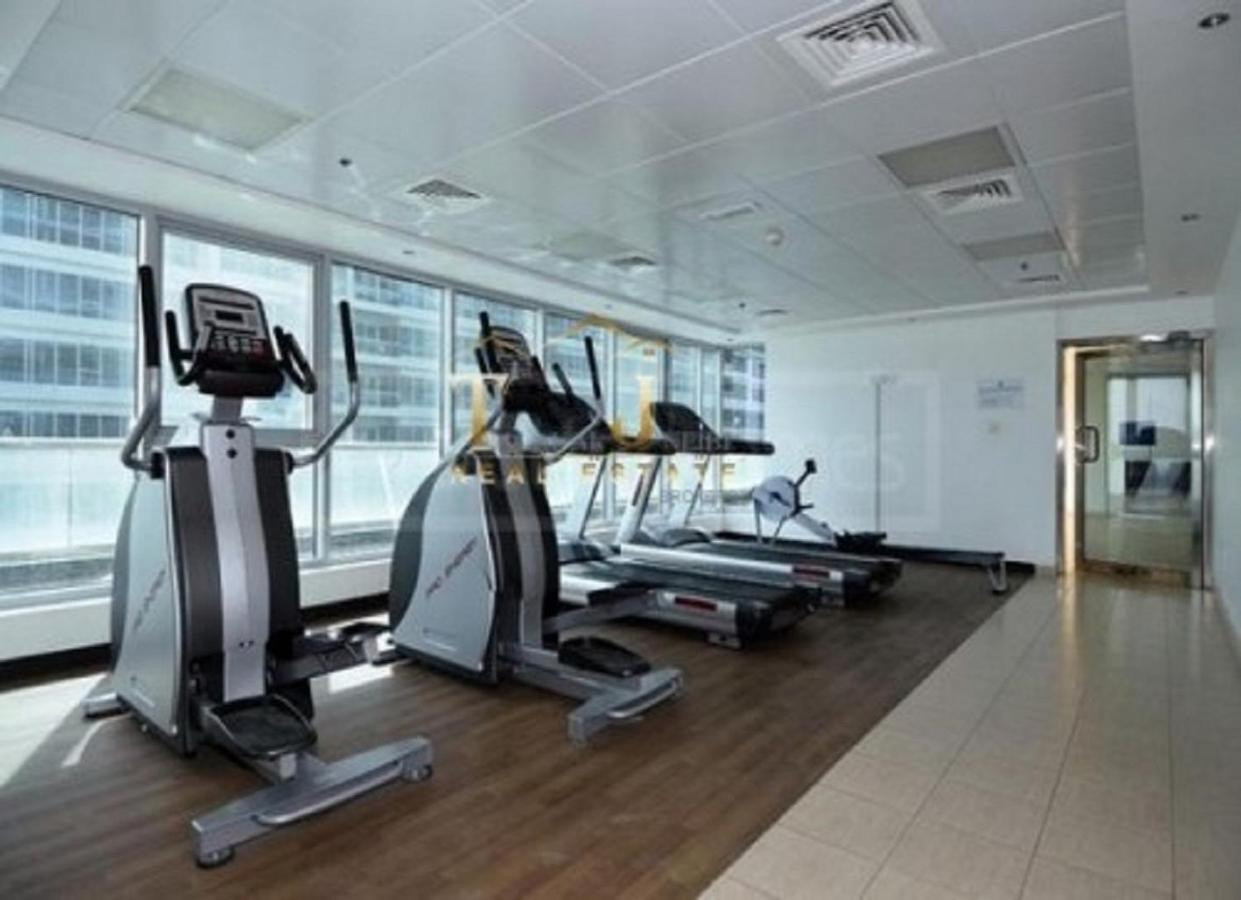 Apartamento Octavius Holiday Homes, Spacious 2 Bedroom Apartment, Skyline & Burj Khalifa View Dubái