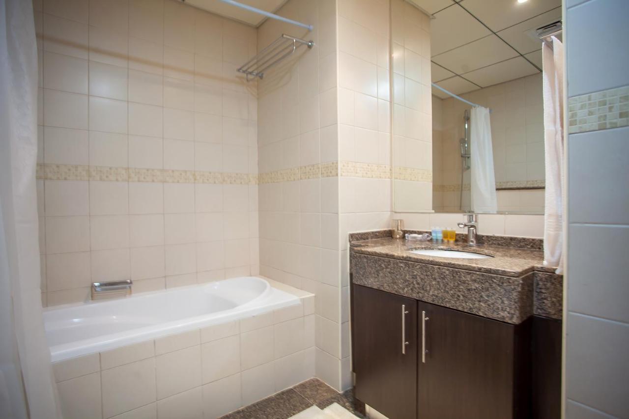 Awesome Marina Canal View 1bd Bay Marina Apartment Dubai